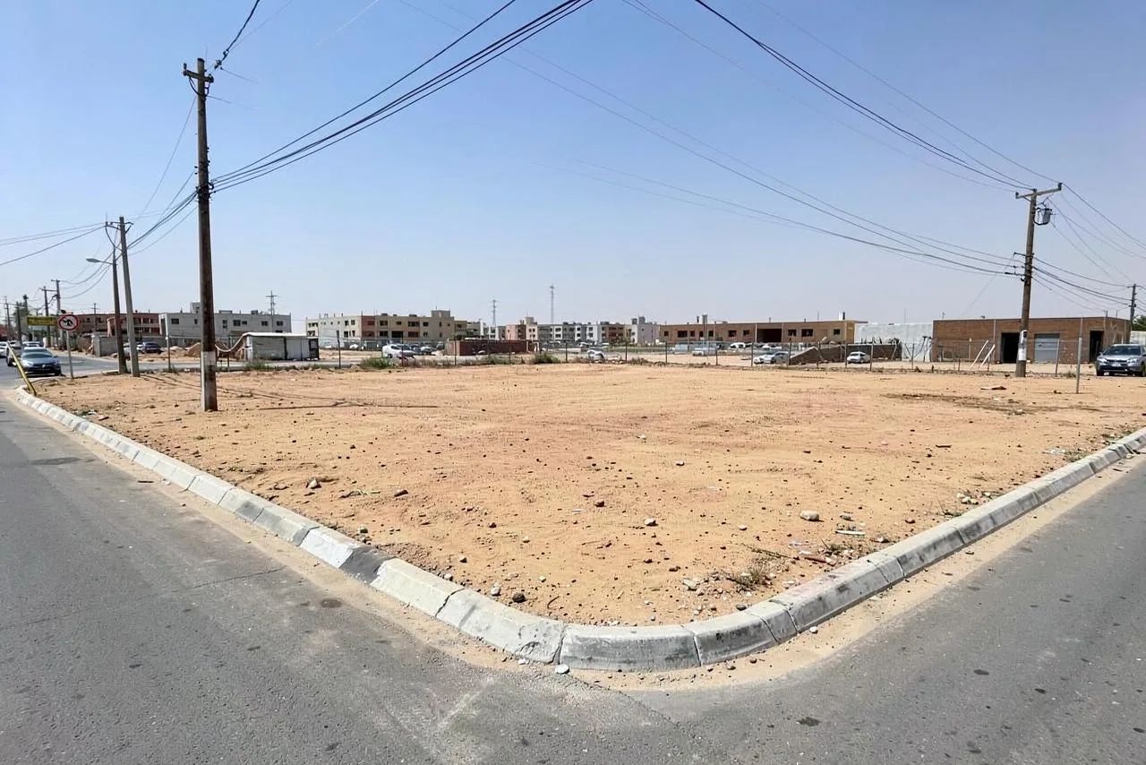أرض للبيع في حي العزيزية — الرياض — صورة 1 (بيانات عرض)